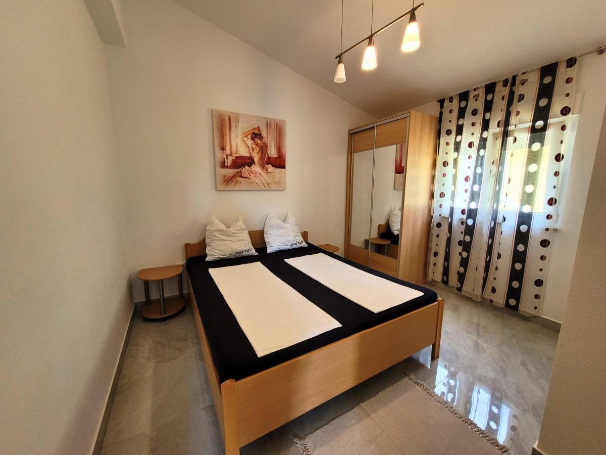 Apartment Jelena Vir Bagian luar foto